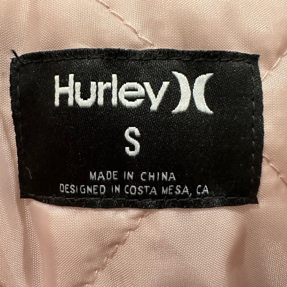 Hurley - Picture 4 of 4